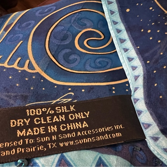 *Sold* Laurel Burch Indigo Cats and Butterflies 100% Silk Oblong Scarf 53 X 11! - Picture 11 of 12
